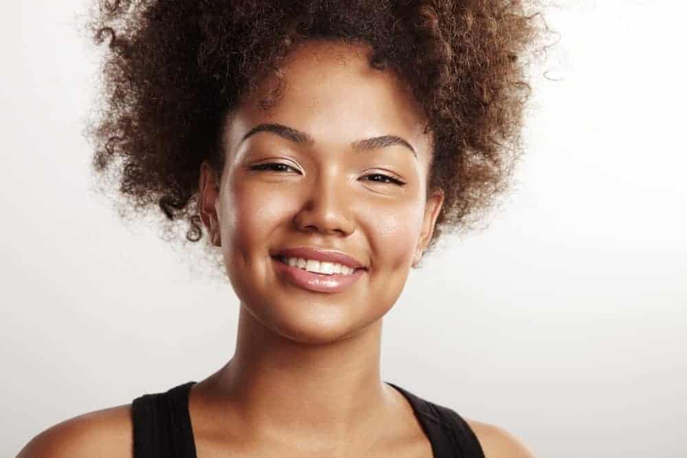A Simple Natural Hair Regimen for Beginners (to Promote Growth)