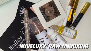 Unboxing Nuvèluxx Raw Hair Extensions & Mink Lashes | Lindsay Erin