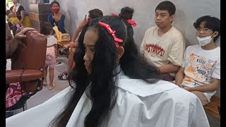 Mother Watches Her Daughter Get A Severe Summer Haircut