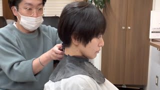 35-Year-Old Woman'S Short Hair Is Cut Into A Hanging Ear "Bob Short Haircut"